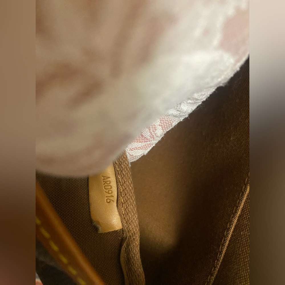 Louis Vuitton Saumur 35 classic bag - Picture 8 of 14